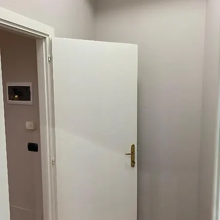 Cozzi Apartment